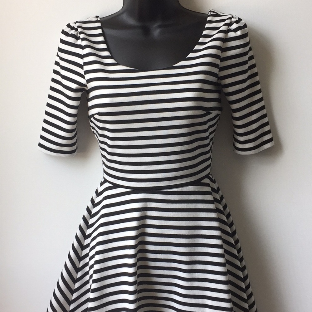 Cute A-line dress with 3/4 length sleeves